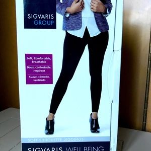 Black. Size B. (See picture for chart) 
Brand new in box. 
2 pairs available.